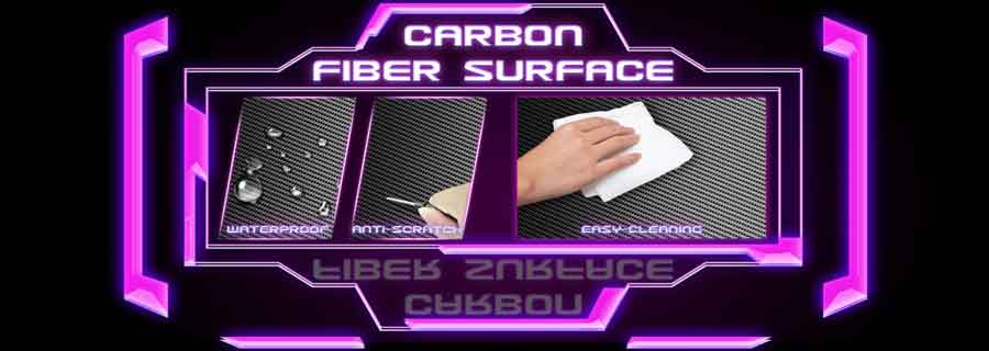 Superficie de fibra de carbono en el escritorio gamer de Himimi 160.