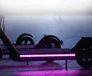 Tiras LED para scooters. Iluminación con luces LED para tu scooter. Muebles gamer.