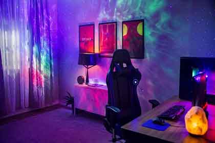IluminaciÃ³n de un cuarto con un proyector de estrellas led. Muebles gamer.