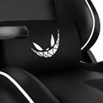 Descanso lumbar en la silla gaming de ElRubius, con su Mad Cat. Amazon. Muebles Gamer.